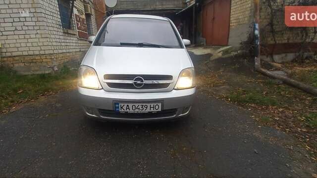 Серый Опель Мерива, объемом двигателя 1.8 л и пробегом 200 тыс. км за 4100 $, фото 20 на Automoto.ua