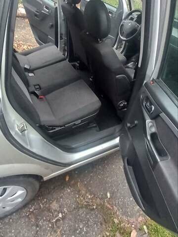 Серый Опель Мерива, объемом двигателя 1.8 л и пробегом 200 тыс. км за 4100 $, фото 12 на Automoto.ua