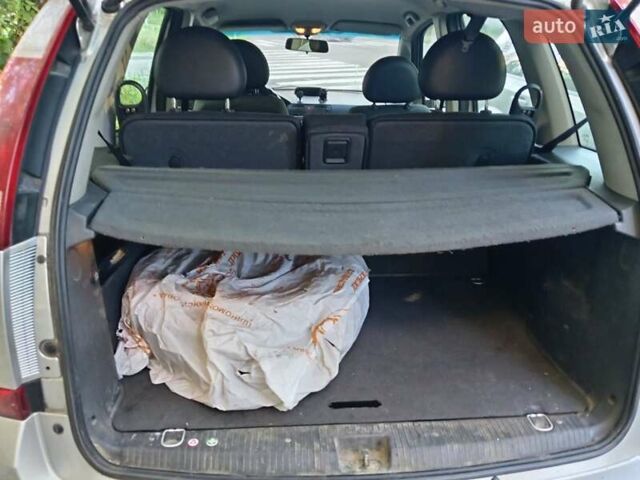 Серый Опель Мерива, объемом двигателя 1.8 л и пробегом 220 тыс. км за 3000 $, фото 1 на Automoto.ua