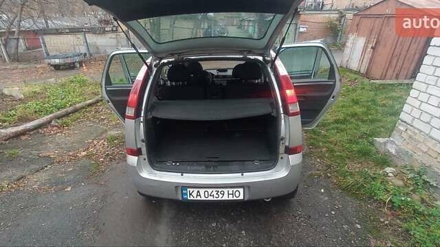 Серый Опель Мерива, объемом двигателя 1.8 л и пробегом 200 тыс. км за 4100 $, фото 10 на Automoto.ua