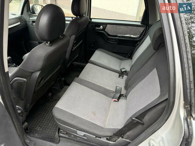 Серый Опель Мерива, объемом двигателя 1.69 л и пробегом 333 тыс. км за 3375 $, фото 11 на Automoto.ua