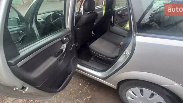 Серый Опель Мерива, объемом двигателя 1.8 л и пробегом 200 тыс. км за 4100 $, фото 8 на Automoto.ua