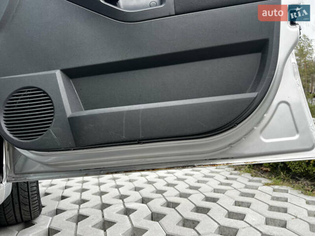 Сірий Опель Меріва, об'ємом двигуна 1.69 л та пробігом 155 тис. км за 4200 $, фото 15 на Automoto.ua