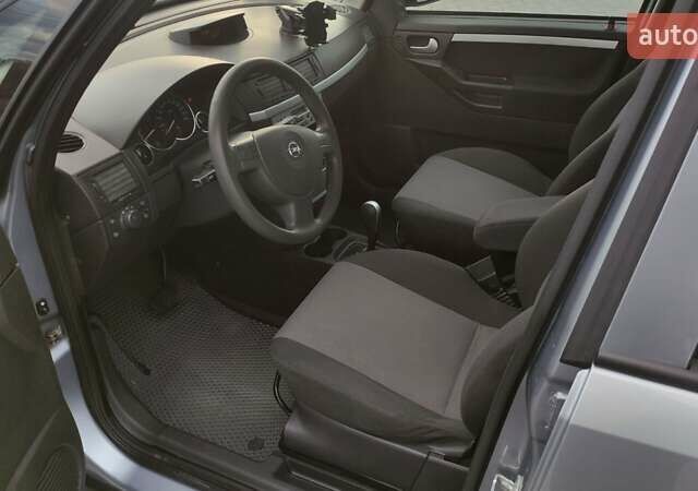 Серый Опель Мерива, объемом двигателя 1.6 л и пробегом 143 тыс. км за 4300 $, фото 10 на Automoto.ua