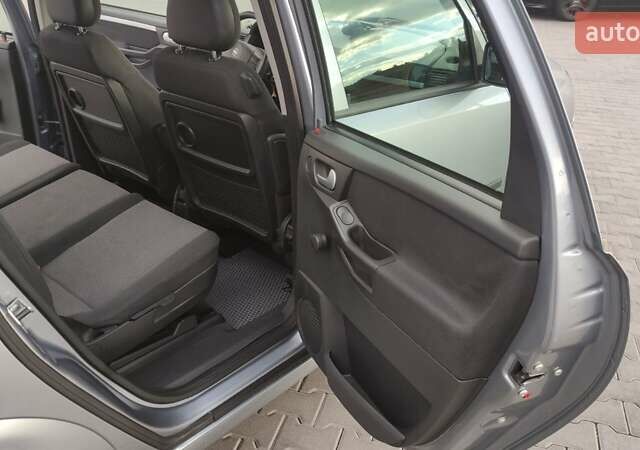 Серый Опель Мерива, объемом двигателя 1.6 л и пробегом 143 тыс. км за 4300 $, фото 15 на Automoto.ua