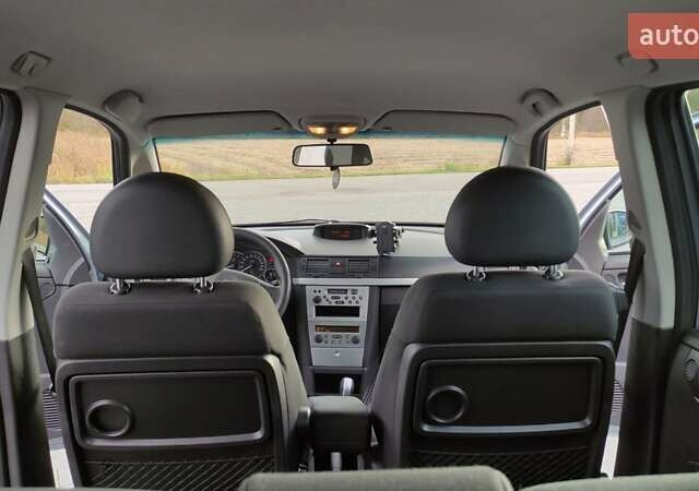 Серый Опель Мерива, объемом двигателя 1.6 л и пробегом 143 тыс. км за 4300 $, фото 26 на Automoto.ua