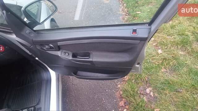 Серый Опель Мерива, объемом двигателя 1.8 л и пробегом 200 тыс. км за 4100 $, фото 2 на Automoto.ua