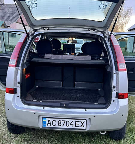 Серый Опель Мерива, объемом двигателя 1.7 л и пробегом 304 тыс. км за 5000 $, фото 9 на Automoto.ua