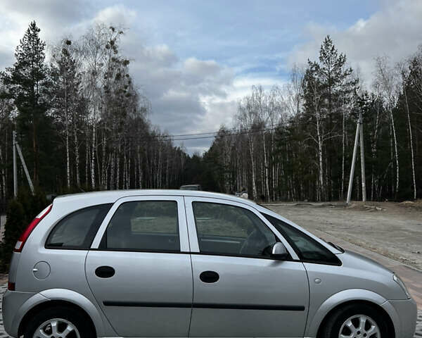 Сірий Опель Меріва, об'ємом двигуна 1.69 л та пробігом 155 тис. км за 4200 $, фото 4 на Automoto.ua