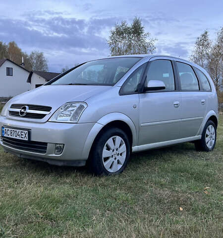 Серый Опель Мерива, объемом двигателя 1.7 л и пробегом 304 тыс. км за 5000 $, фото 1 на Automoto.ua