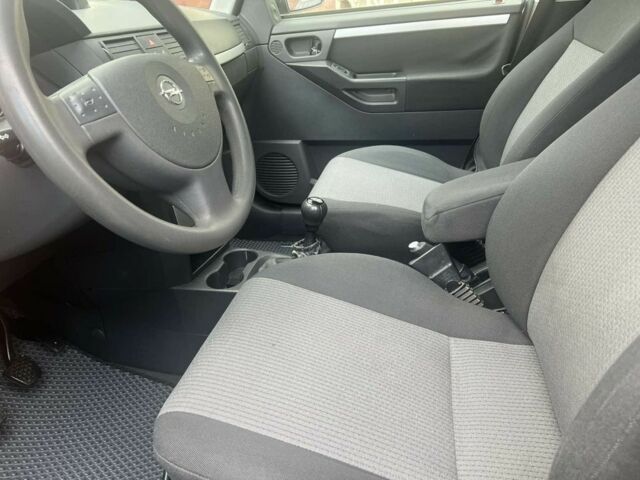 Опель Мерива 2004 в Костополе на Automoto.ua Серый Опель Мерива, объемом двигателя 1.7 л и пробегом 300 тыс. км за 3500 $, фото 3 на Automoto.ua