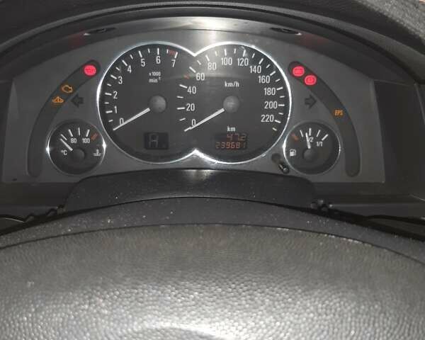 Серый Опель Мерива, объемом двигателя 1.6 л и пробегом 240 тыс. км за 4200 $, фото 7 на Automoto.ua