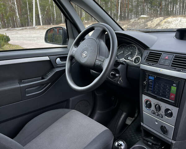 Сірий Опель Меріва, об'ємом двигуна 1.69 л та пробігом 155 тис. км за 4200 $, фото 20 на Automoto.ua