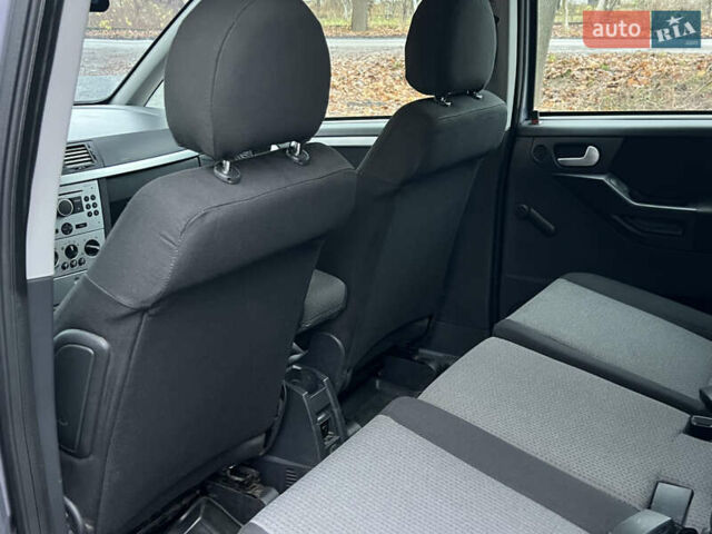 Серый Опель Мерива, объемом двигателя 1.6 л и пробегом 180 тыс. км за 3650 $, фото 23 на Automoto.ua