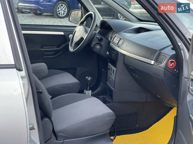 Серый Опель Мерива, объемом двигателя 1.6 л и пробегом 279 тыс. км за 3450 $, фото 18 на Automoto.ua