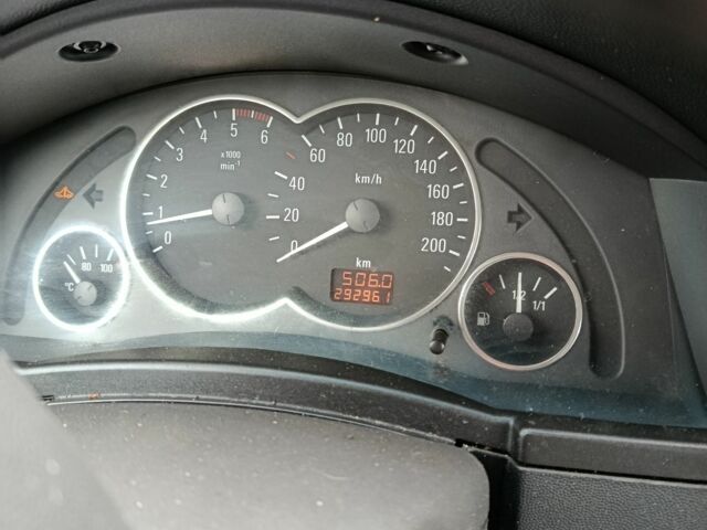 Серый Опель Мерива, объемом двигателя 1.7 л и пробегом 290 тыс. км за 1868 $, фото 4 на Automoto.ua