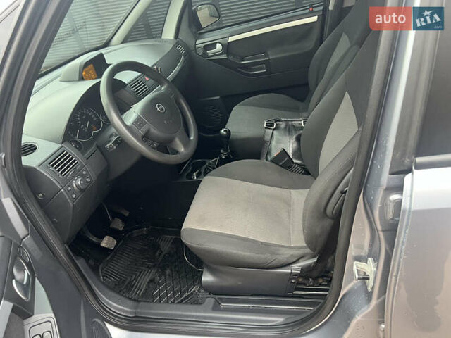 Серый Опель Мерива, объемом двигателя 1.6 л и пробегом 307 тыс. км за 3600 $, фото 3 на Automoto.ua