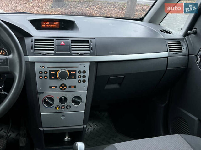 Серый Опель Мерива, объемом двигателя 1.6 л и пробегом 180 тыс. км за 3650 $, фото 32 на Automoto.ua