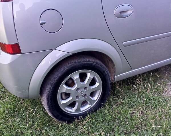 Сірий Опель Меріва, об'ємом двигуна 1.6 л та пробігом 235 тис. км за 3900 $, фото 16 на Automoto.ua