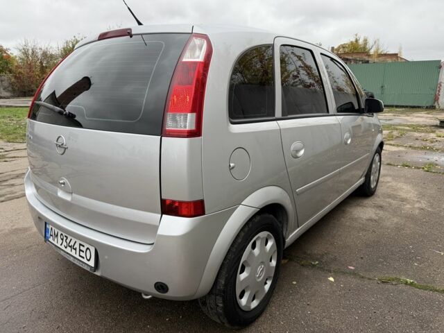 Серый Опель Мерива, объемом двигателя 1.4 л и пробегом 226 тыс. км за 3950 $, фото 3 на Automoto.ua