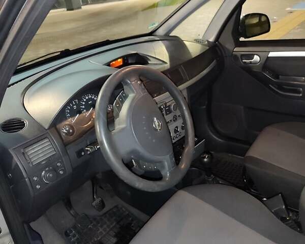 Серый Опель Мерива, объемом двигателя 1.36 л и пробегом 290 тыс. км за 2700 $, фото 6 на Automoto.ua