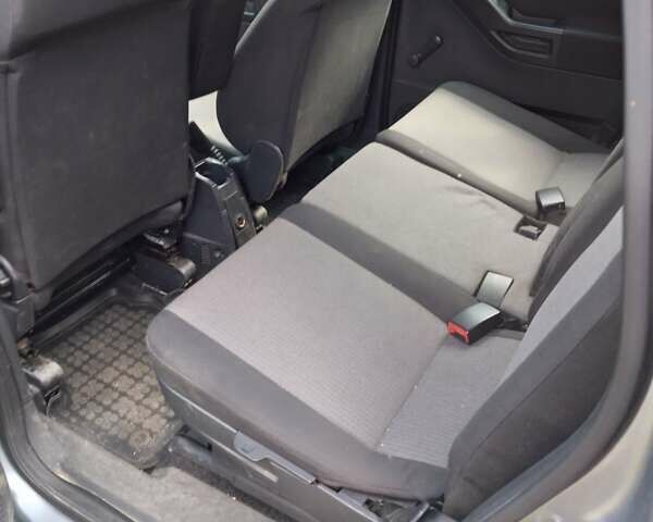 Серый Опель Мерива, объемом двигателя 1.6 л и пробегом 180 тыс. км за 3400 $, фото 10 на Automoto.ua