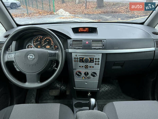 Серый Опель Мерива, объемом двигателя 1.6 л и пробегом 180 тыс. км за 3650 $, фото 28 на Automoto.ua