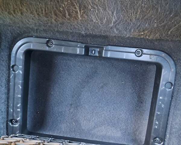 Серый Опель Мерива, объемом двигателя 1.6 л и пробегом 262 тыс. км за 2900 $, фото 11 на Automoto.ua