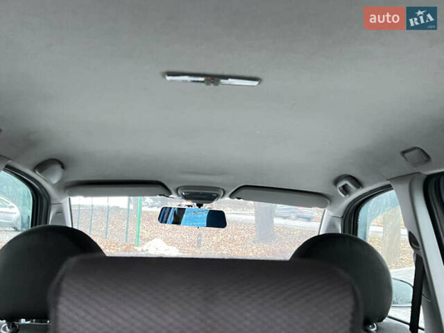 Серый Опель Мерива, объемом двигателя 1.6 л и пробегом 180 тыс. км за 3650 $, фото 14 на Automoto.ua