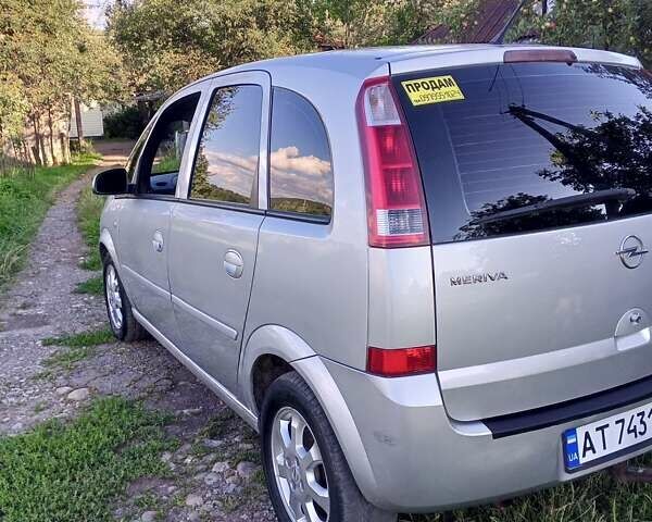 Сірий Опель Меріва, об'ємом двигуна 1.6 л та пробігом 235 тис. км за 3900 $, фото 8 на Automoto.ua