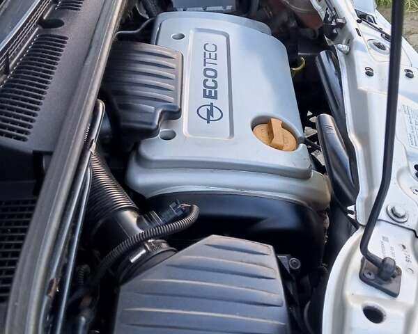 Сірий Опель Меріва, об'ємом двигуна 1.6 л та пробігом 235 тис. км за 3900 $, фото 11 на Automoto.ua