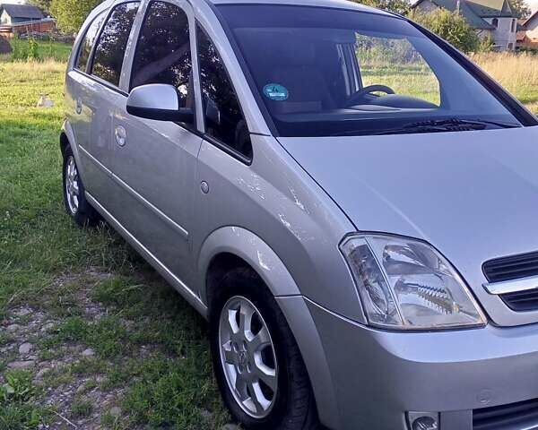 Сірий Опель Меріва, об'ємом двигуна 1.6 л та пробігом 235 тис. км за 3900 $, фото 6 на Automoto.ua