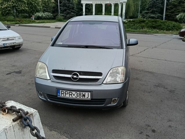 Серый Опель Мерива, объемом двигателя 1.7 л и пробегом 290 тыс. км за 1868 $, фото 1 на Automoto.ua