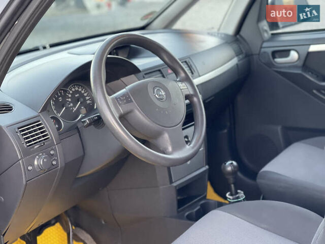 Серый Опель Мерива, объемом двигателя 1.6 л и пробегом 279 тыс. км за 3450 $, фото 15 на Automoto.ua