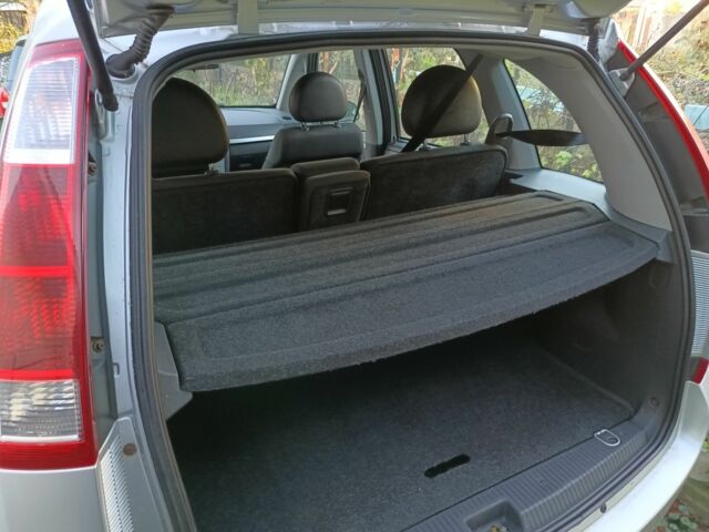 Серый Опель Мерива, объемом двигателя 1.6 л и пробегом 214 тыс. км за 2869 $, фото 17 на Automoto.ua