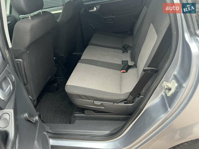 Серый Опель Мерива, объемом двигателя 1.6 л и пробегом 307 тыс. км за 3600 $, фото 7 на Automoto.ua