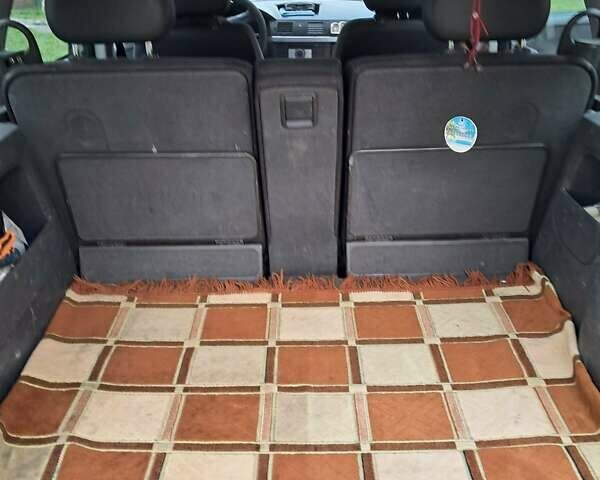 Серый Опель Мерива, объемом двигателя 1.3 л и пробегом 244 тыс. км за 3300 $, фото 2 на Automoto.ua