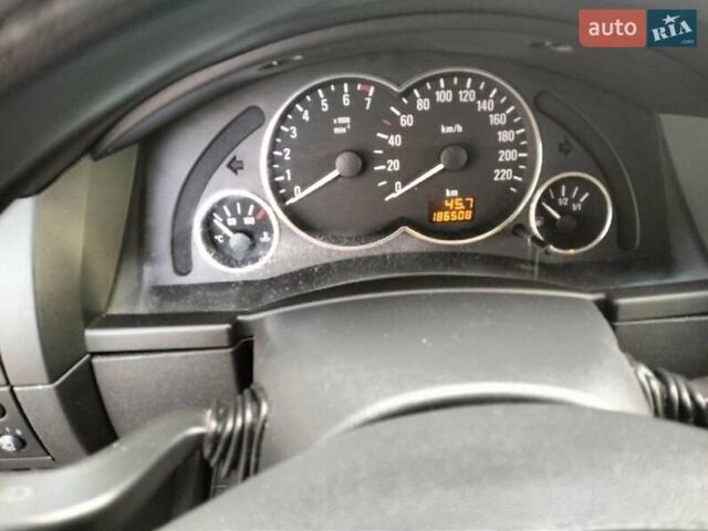 Серый Опель Мерива, объемом двигателя 1.4 л и пробегом 190 тыс. км за 3650 $, фото 6 на Automoto.ua