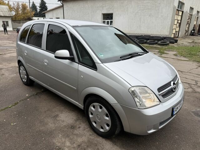 Серый Опель Мерива, объемом двигателя 1.4 л и пробегом 226 тыс. км за 3950 $, фото 5 на Automoto.ua