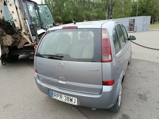 Серый Опель Мерива, объемом двигателя 1.7 л и пробегом 290 тыс. км за 1868 $, фото 2 на Automoto.ua