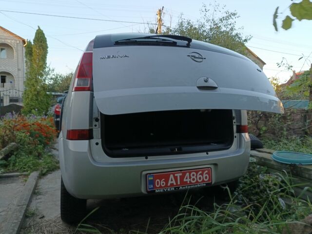 Серый Опель Мерива, объемом двигателя 1.6 л и пробегом 214 тыс. км за 3486 $, фото 7 на Automoto.ua