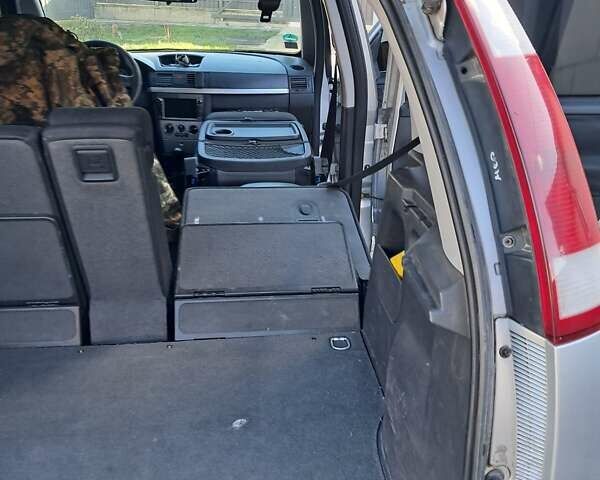 Серый Опель Мерива, объемом двигателя 1.6 л и пробегом 262 тыс. км за 2900 $, фото 9 на Automoto.ua