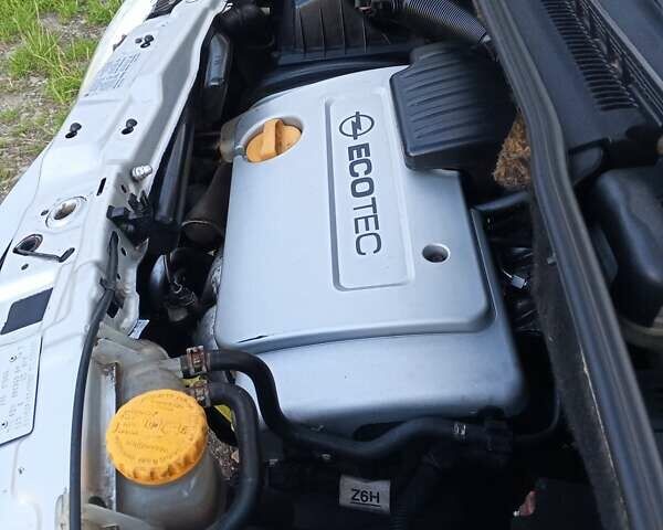 Сірий Опель Меріва, об'ємом двигуна 1.6 л та пробігом 235 тис. км за 3900 $, фото 3 на Automoto.ua