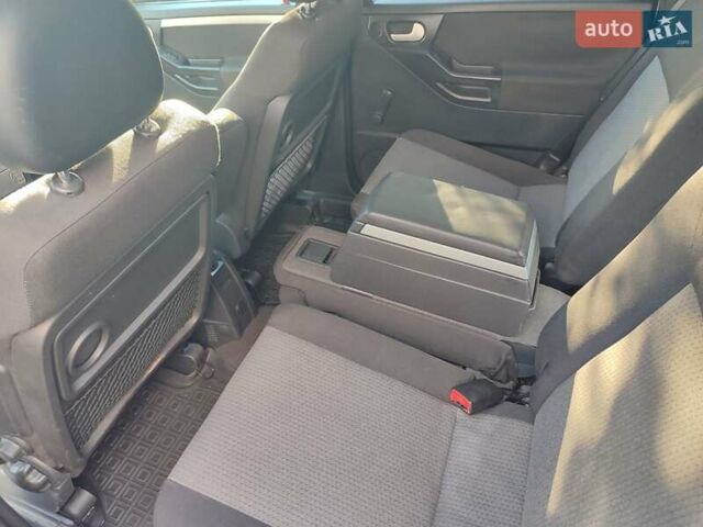 Сірий Опель Меріва, об'ємом двигуна 1.69 л та пробігом 229 тис. км за 4100 $, фото 23 на Automoto.ua