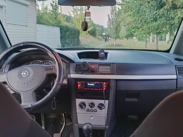 Сірий Опель Меріва, об'ємом двигуна 1.6 л та пробігом 312 тис. км за 4500 $, фото 19 на Automoto.ua