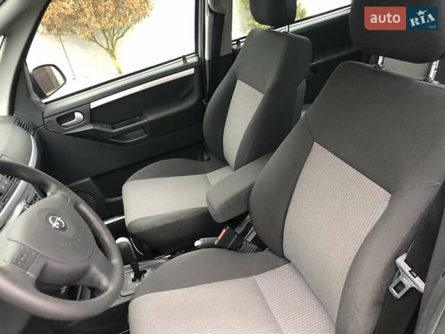 Серый Опель Мерива, объемом двигателя 1.6 л и пробегом 120 тыс. км за 4700 $, фото 33 на Automoto.ua