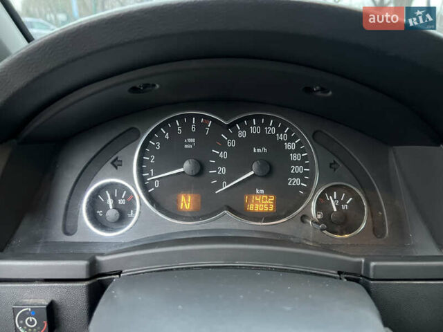 Серый Опель Мерива, объемом двигателя 1.6 л и пробегом 180 тыс. км за 3650 $, фото 27 на Automoto.ua