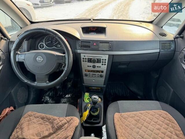 Серый Опель Мерива, объемом двигателя 1.6 л и пробегом 240 тыс. км за 4290 $, фото 29 на Automoto.ua