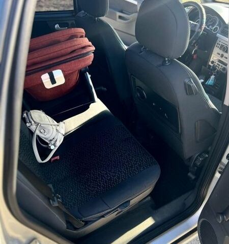 Сірий Опель Меріва, об'ємом двигуна 1.6 л та пробігом 265 тис. км за 3900 $, фото 15 на Automoto.ua