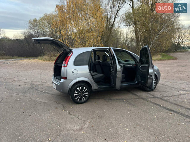 Серый Опель Мерива, объемом двигателя 1.6 л и пробегом 307 тыс. км за 3600 $, фото 13 на Automoto.ua